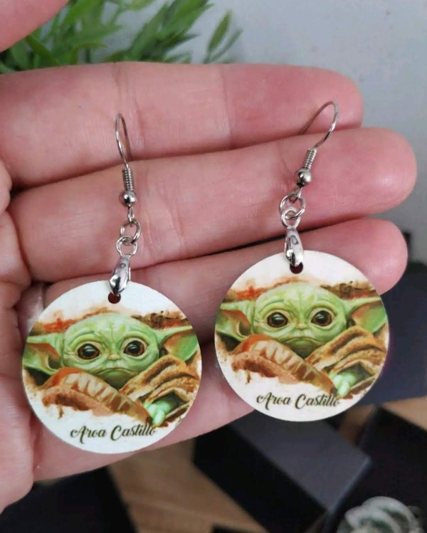 Pendientes inspirados en Grogu