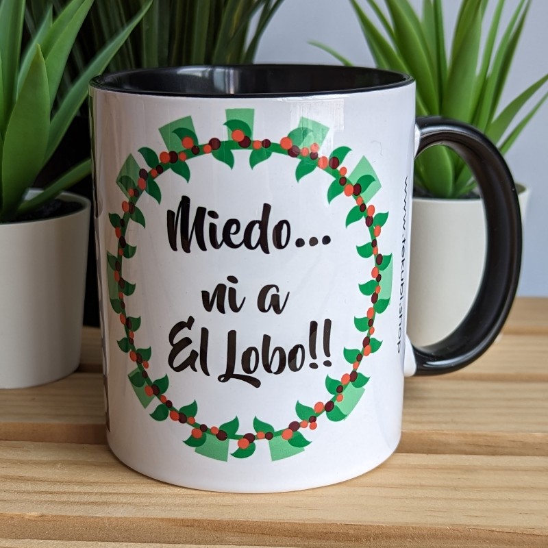 Taza kawaii inspirada en Caperucita Roja